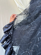Load image into Gallery viewer, Spider Web Veil in Black
