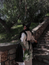 Load image into Gallery viewer, Midnight Linen Bruja Apron
